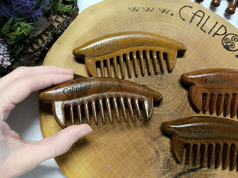 Dřevěné santalové hřebeny na vlasy CALIPO